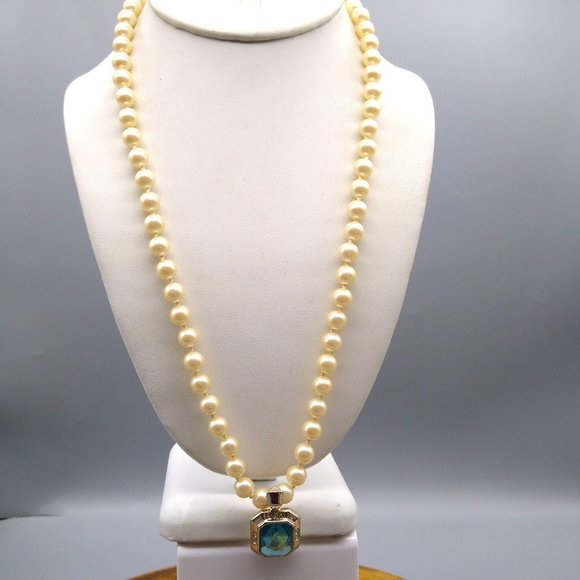 Vintage Avon Pearls with Blue Crystal Enhancer Pendant, Classy Necklace - Picture 3 of 7